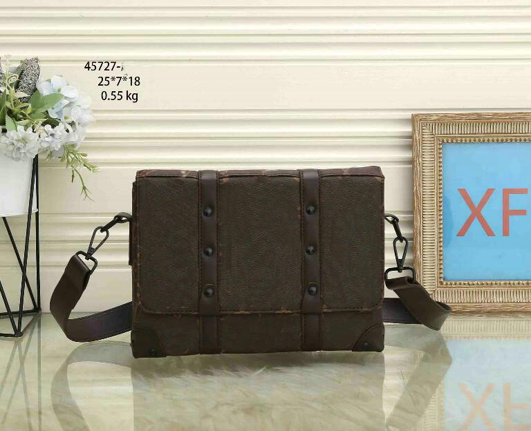 luxury Shoulder Bags Designer men handbag man briefcase leather Crossbody totes Messenger bag wallet Satchel hand bag 45727#60 25cm nj, Black/flower
luxury Shoulder Bags Designer men handbag man briefcase leather Crossbody totes Messenger bag wallet Satchel hand bag 45727#60 25cm nj, Black/flower