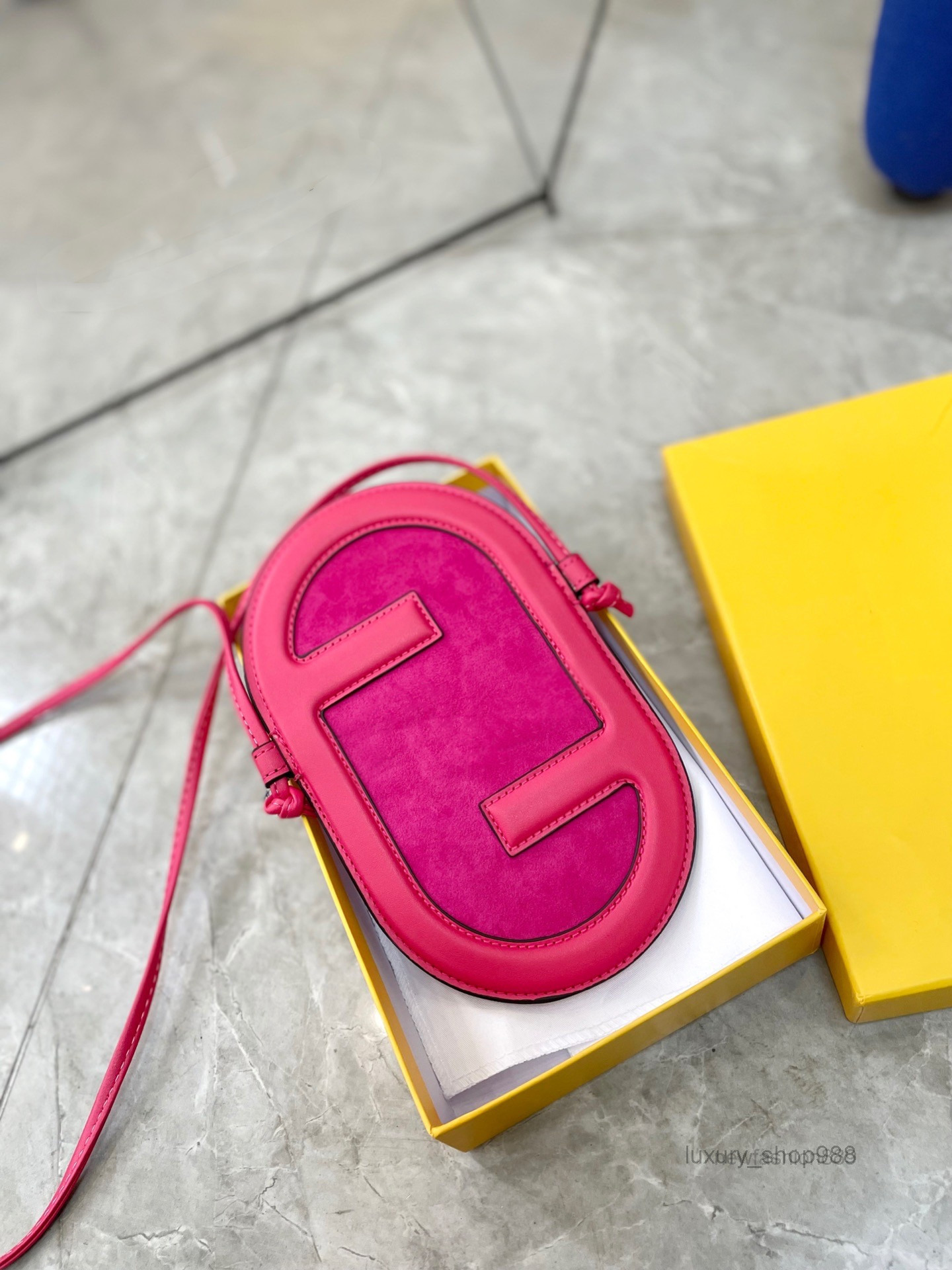 Phone Pocket Designer Bags Woman Fashion Letters Mobile Phone Bag Handbags Wholesale Shoulder Bag Designers Handbag Lady Leather Wall 2022 t, #4
Phone Pocket Designer Bags Woman Fashion Letters Mobile Phone Bag Handbags Wholesale Shoulder Bag Designers Handbag Lady Leather Wall 2022 t, #4
