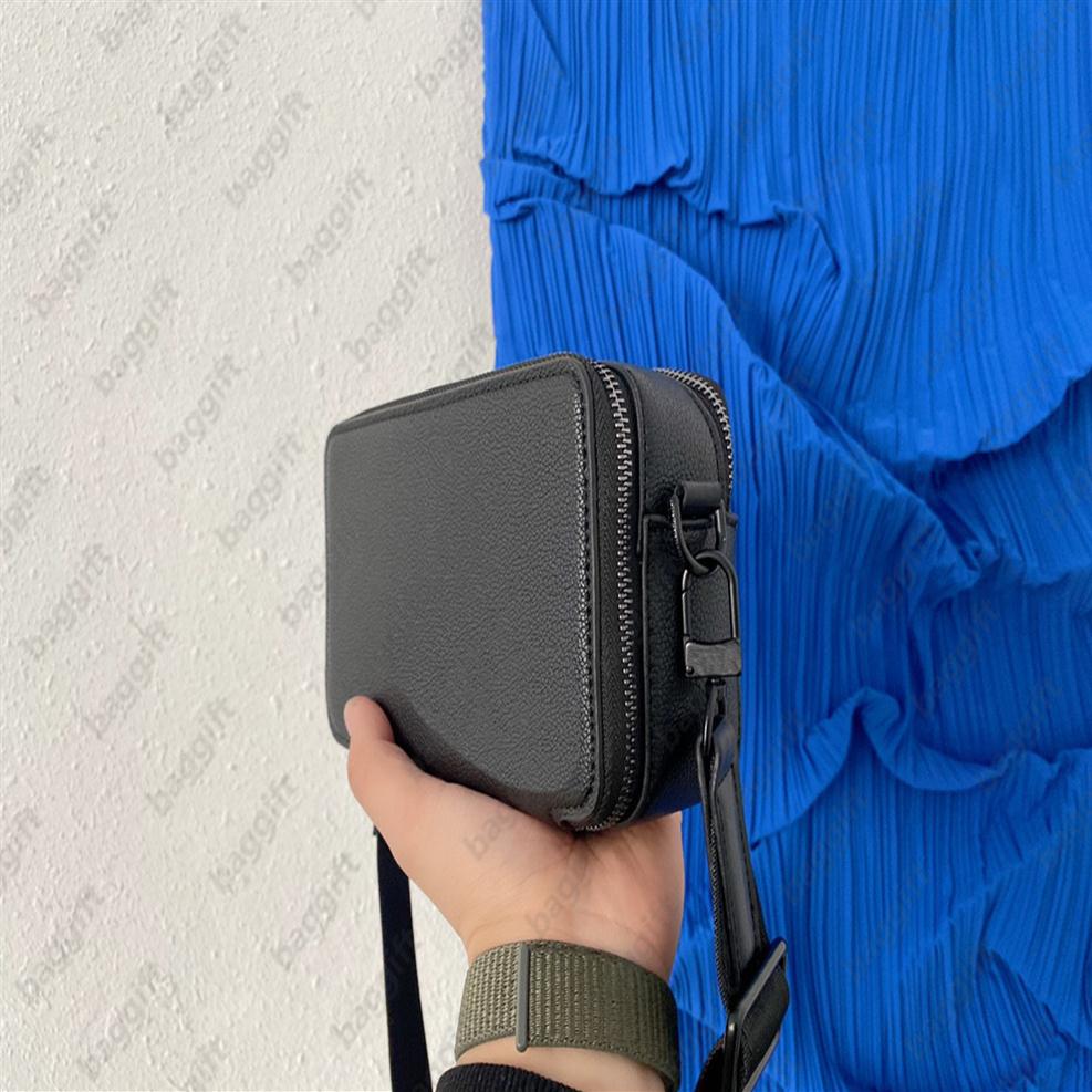 Designer Versatile Alpha Wearable Wallet M59161 Men Bag Black Grained Leather 6 Card Slots flap Large Capacity Cross Body Tote Shoulder260L, All black
Designer Versatile Alpha Wearable Wallet M59161 Men Bag Black Grained Leather 6 Card Slots flap Large Capacity Cross Body Tote Shoulder260L, All black