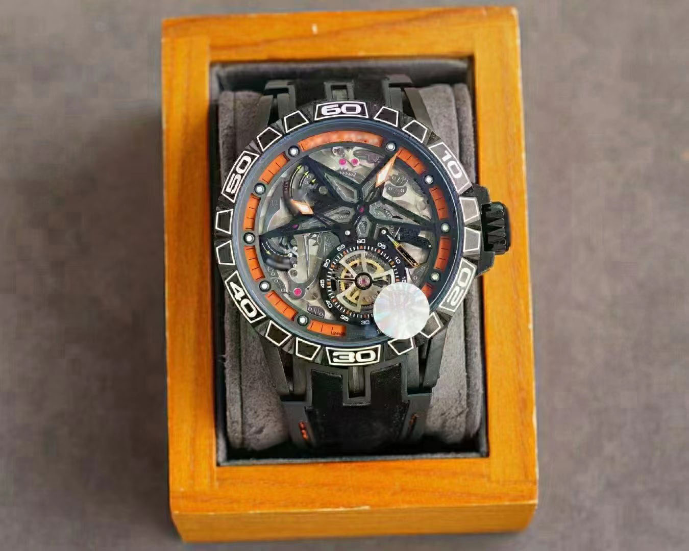 Designer Watches Automatic Mechanical Luminous Display 46mm Mens Luxury Watches Unique Serie Tuofei Stainless steel Montre de luxe Leather strap Wristwatches, Carton
Designer Watches Automatic Mechanical Luminous Display 46mm Mens Luxury Watches Unique Serie Tuofei Stainless steel Montre de luxe Leather strap Wristwatches, Carton