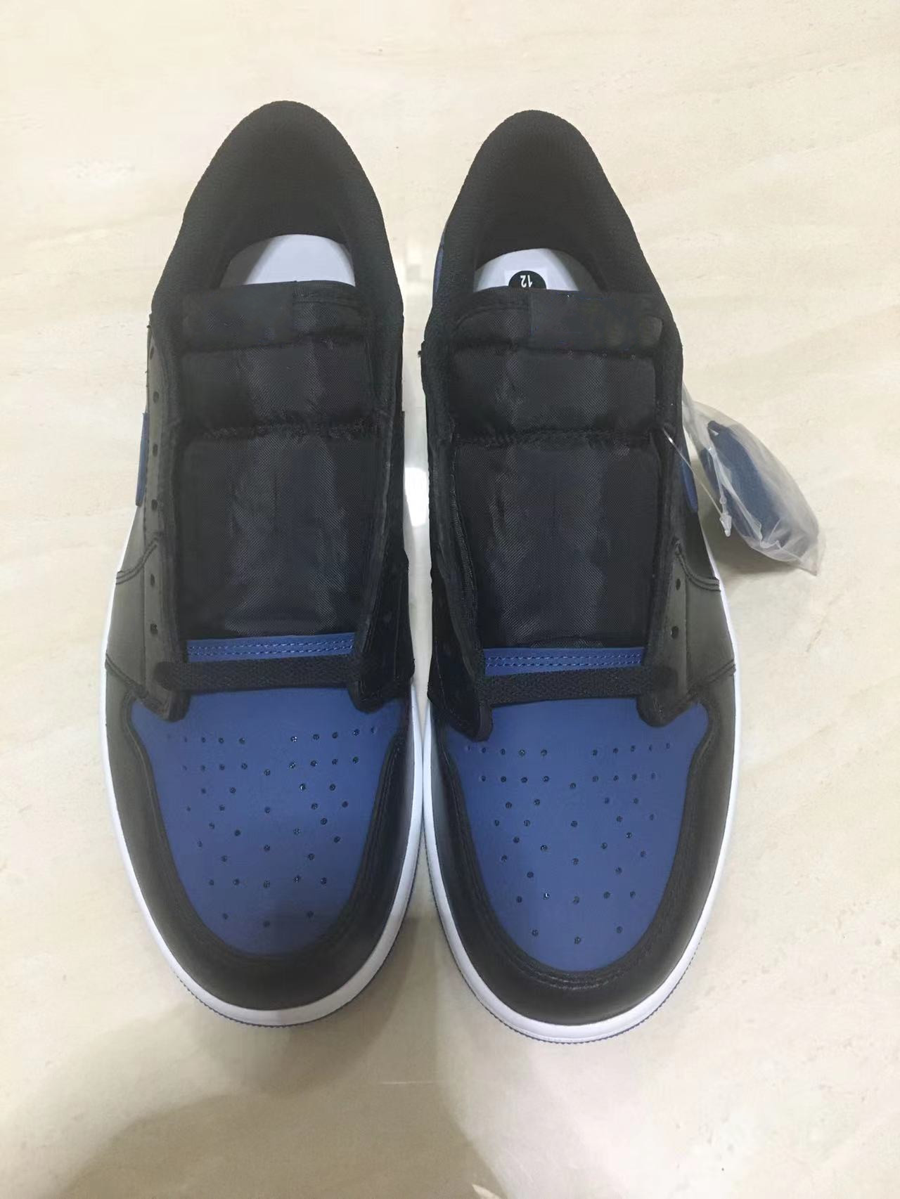 top basketball shoes sneakers Mystic Navy low Black and blue CZ0790-041 Have large size 12-13 with Double box
top basketball shoes sneakers Mystic Navy low Black and blue CZ0790-041 Have large size 12-13 with Double box
