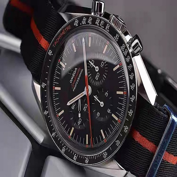 Classic Mens Watch 50th Anniversary Automatic Mechanical Movement jam bond Digner watch space montre de luxe Stainls luxury
Classic Mens Watch 50th Anniversary Automatic Mechanical Movement jam bond Digner watch space montre de luxe Stainls luxury