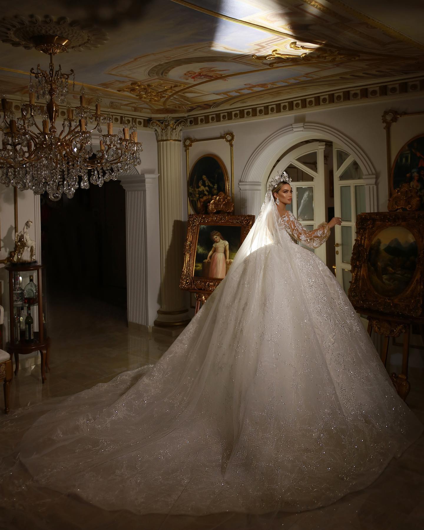 Princess Ball Gown Wedding Dresses Bateau Long Sleeves Beads Sequins Appliques Lace-up Ruffles 3D Lace Floor Length Sparkling Bridal Gowns Plus Size r