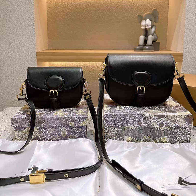 Light Handbagbright Matte Bobbys Bags Women Luxurys 2022designers Fashion Letter Shoulder High Quality Genuine Leather Menger Bag, White
Light Handbagbright Matte Bobbys Bags Women Luxurys 2022designers Fashion Letter Shoulder High Quality Genuine Leather Menger Bag, White