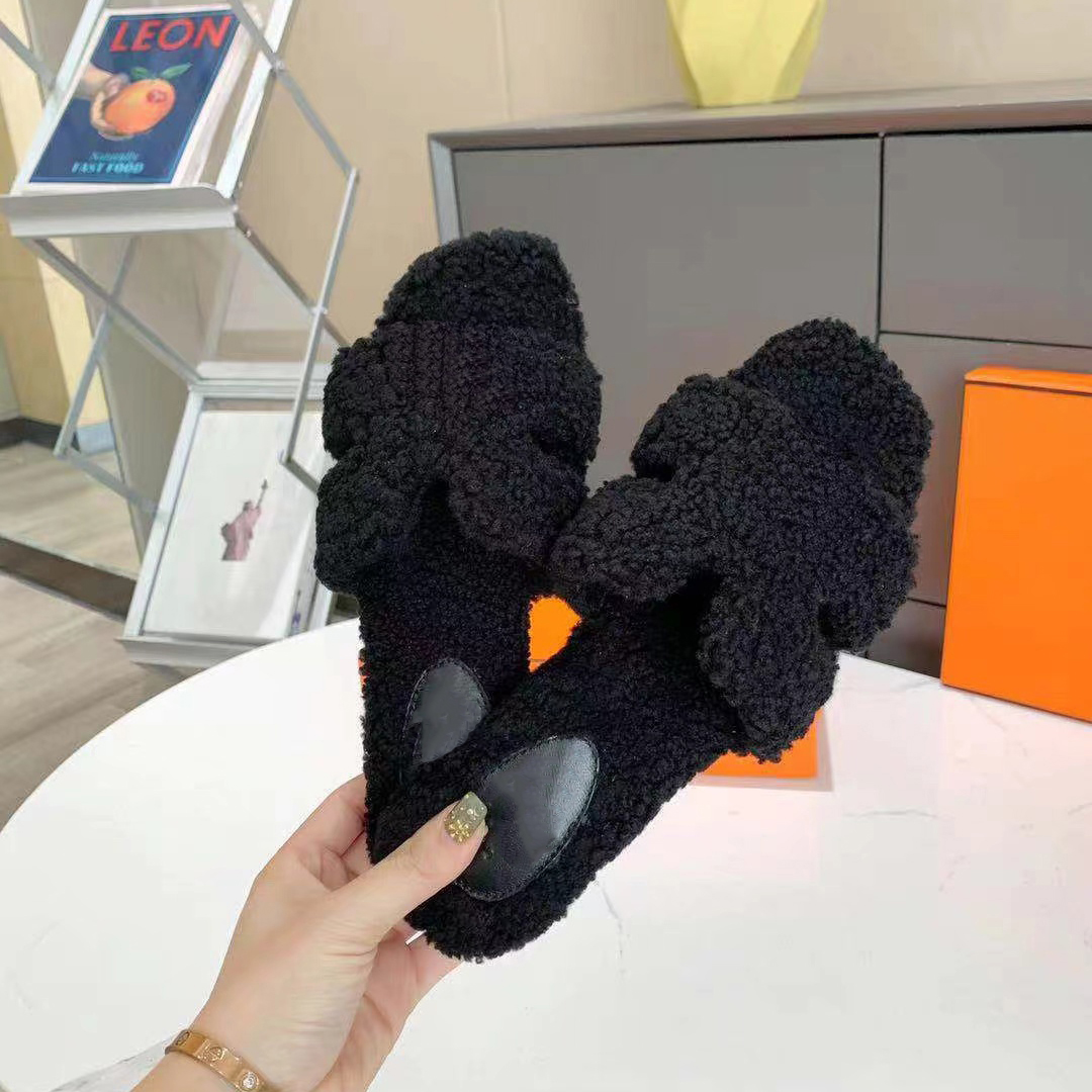 Designer Slippers Fur H Slide Ladies Wool Slides Fashion Women Slipper Furry Warm Winter Home Sandals Comfortable Fuzzy Girl Autumn Slipper, Black
Designer Slippers Fur H Slide Ladies Wool Slides Fashion Women Slipper Furry Warm Winter Home Sandals Comfortable Fuzzy Girl Autumn Slipper, Black