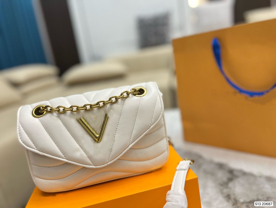 NEW WAVE PM Gold Chain Shoulder Bag Women Vintage Pochette Tote Purse Designer Luxurys Messenger Crossbody Handbag Purses M20687 Ladies Evening Party Clutch Bag, You can look more picture
NEW WAVE PM Gold Chain Shoulder Bag Women Vintage Pochette Tote Purse Designer Luxurys Messenger Crossbody Handbag Purses M20687 Ladies Evening Party Clutch Bag, You can look more picture