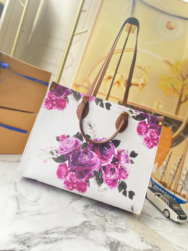 Onthego MM Tote Bag 34cm On The Go M21233 Fullset Garden Women Handbag Winter 2022SS Sliver Shoulder Bag Flower Patterns Shopper Multicolor A4 Office Elegant, Pink
Onthego MM Tote Bag 34cm On The Go M21233 Fullset Garden Women Handbag Winter 2022SS Sliver Shoulder Bag Flower Patterns Shopper Multicolor A4 Office Elegant, Pink