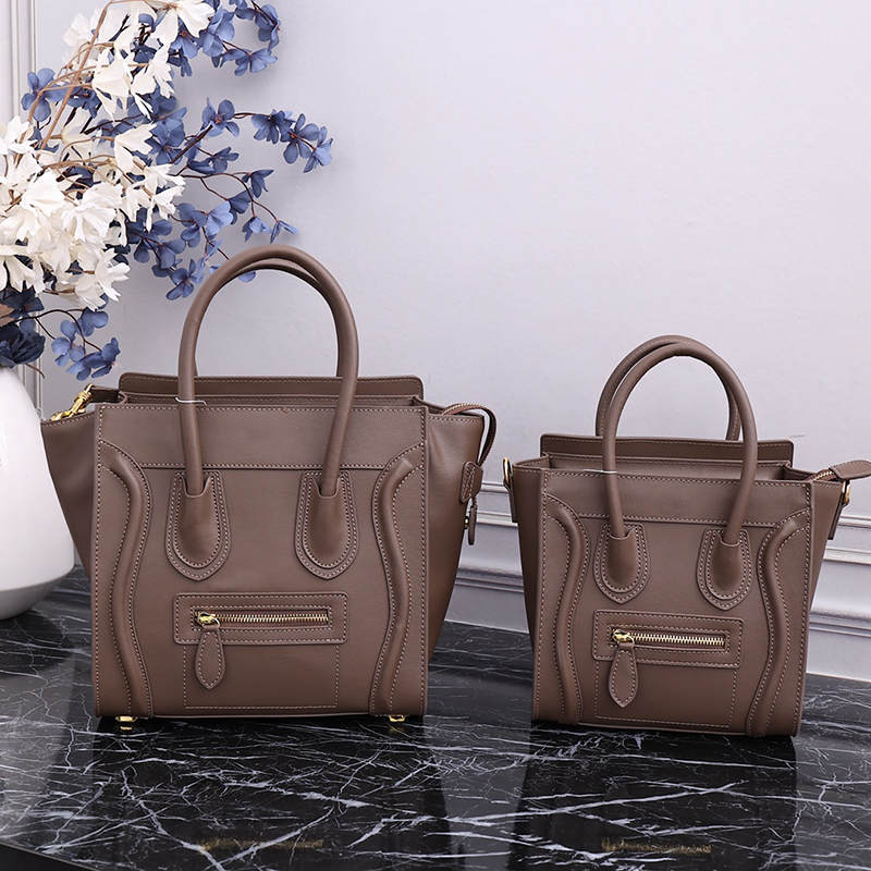 Luxury Designer Bags Mini Nano Micro Luggage Handbag In Drummed Calfskin Smiley Cosmetic Bags High Quality Travel Tote Canvas Casual Crossbody, Color 1
Luxury Designer Bags Mini Nano Micro Luggage Handbag In Drummed Calfskin Smiley Cosmetic Bags High Quality Travel Tote Canvas Casual Crossbody, Color 1