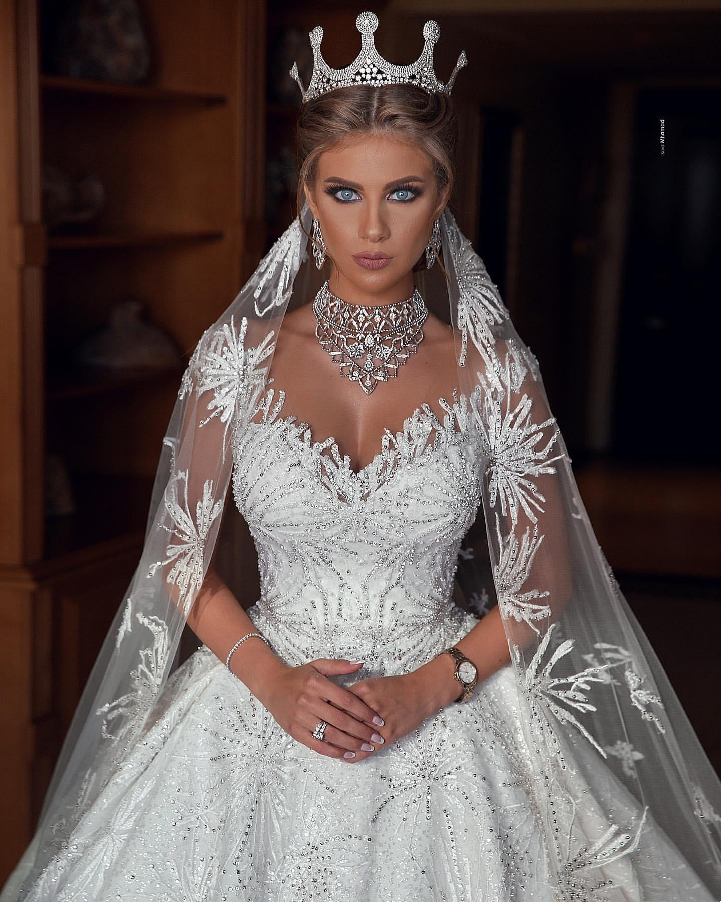 Glitter Wedding Dress V Neck Lace Appliques Bridal Gowns Beaded Sequined Saudi Arabia Robe de mariee
