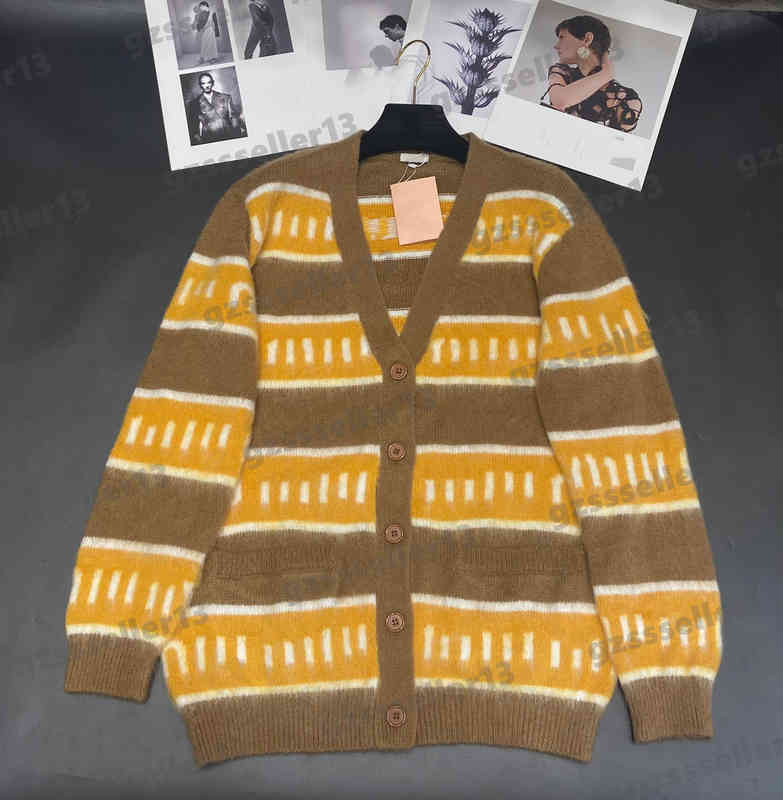 Designer Cardigan Womens Sweaters Brand Miu Letter Logo Casual Cardigans Sweater Contrast Color Striped Design Long Sleeve Wool Tops Jackets For Women, Extra shipping
Designer Cardigan Womens Sweaters Brand Miu Letter Logo Casual Cardigans Sweater Contrast Color Striped Design Long Sleeve Wool Tops Jackets For Women, Extra shipping