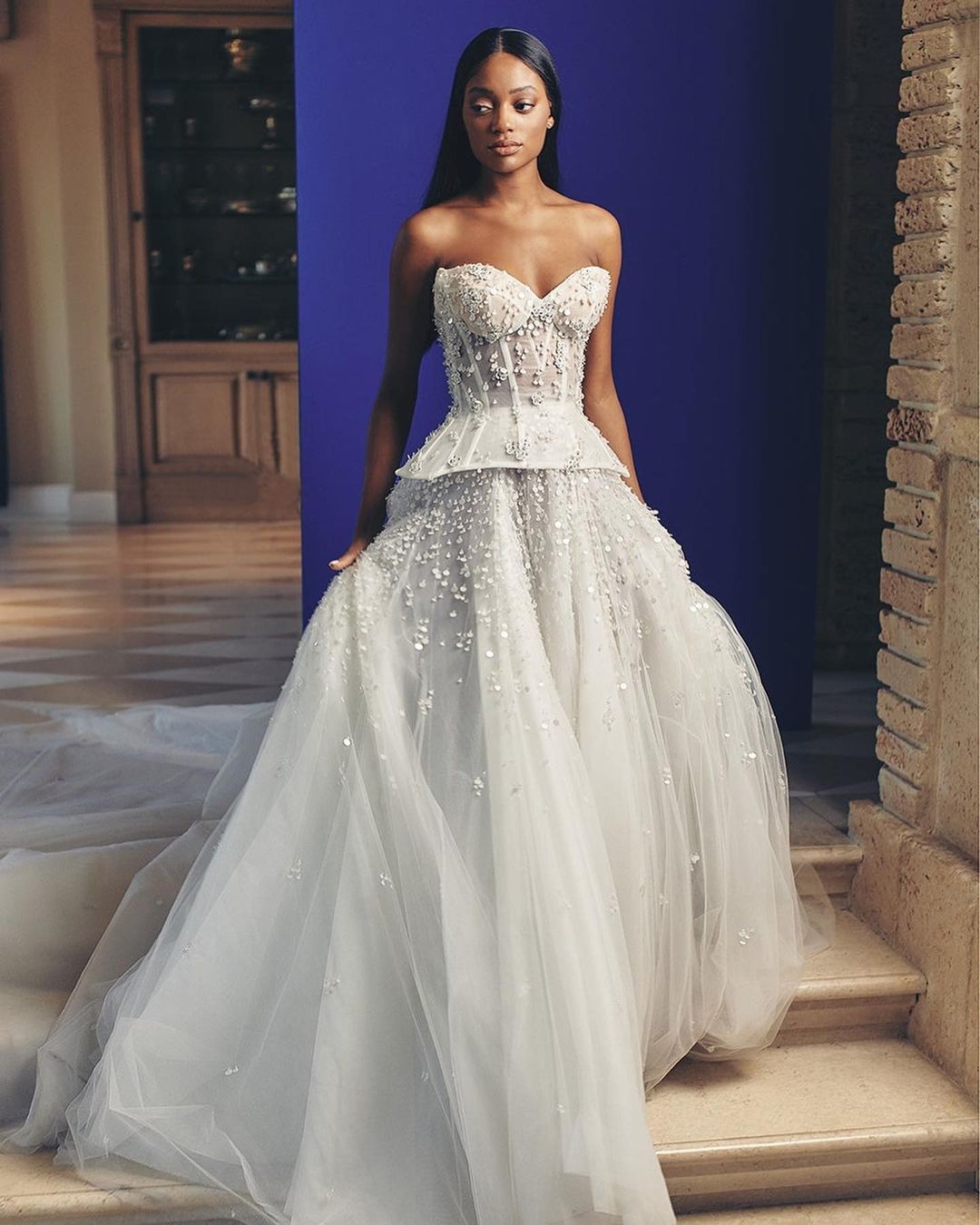 Luxury A Line Bling Wedding Dress Sequins Illusion Sweetheart Neck Bridal Gowns Romantic Bride Gowns Robe De Mariee