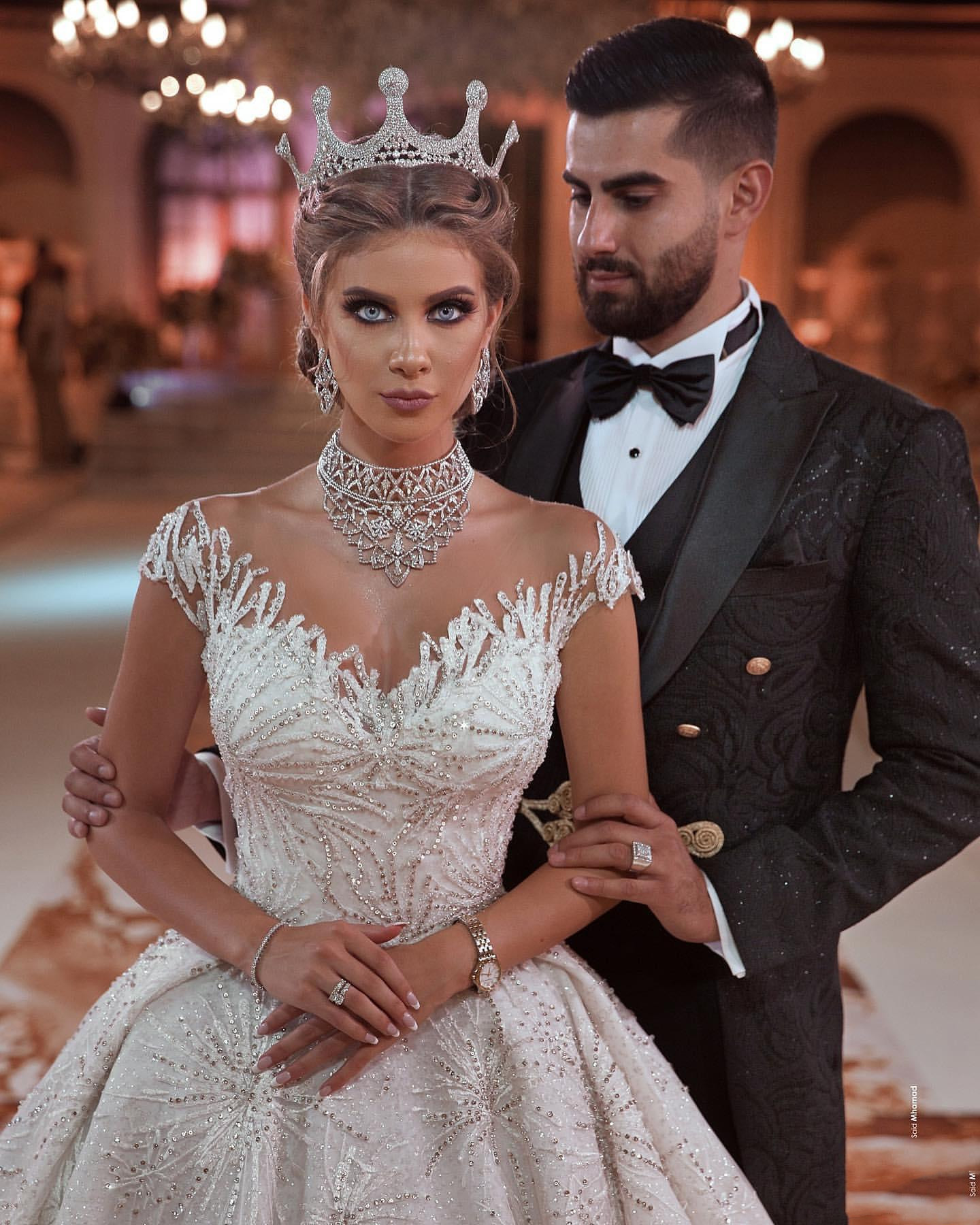 Glitter Wedding Dress V Neck Lace Appliques Bridal Gowns Beaded Sequined Saudi Arabia Robe de mariee