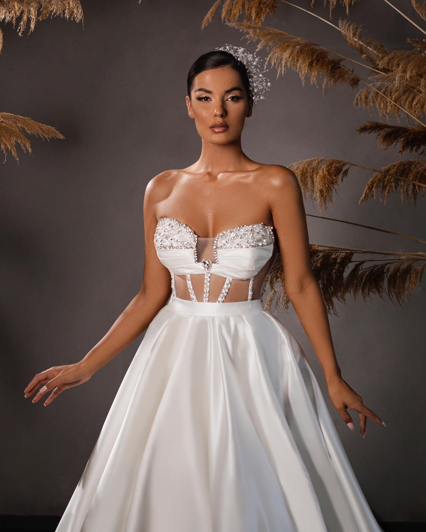 Unique Mermaid Wedding Dresses Sweetheart Exposed Boning Bridal Gown Custom Made Crystal Beading With Overskirt Women Wedding Gowns