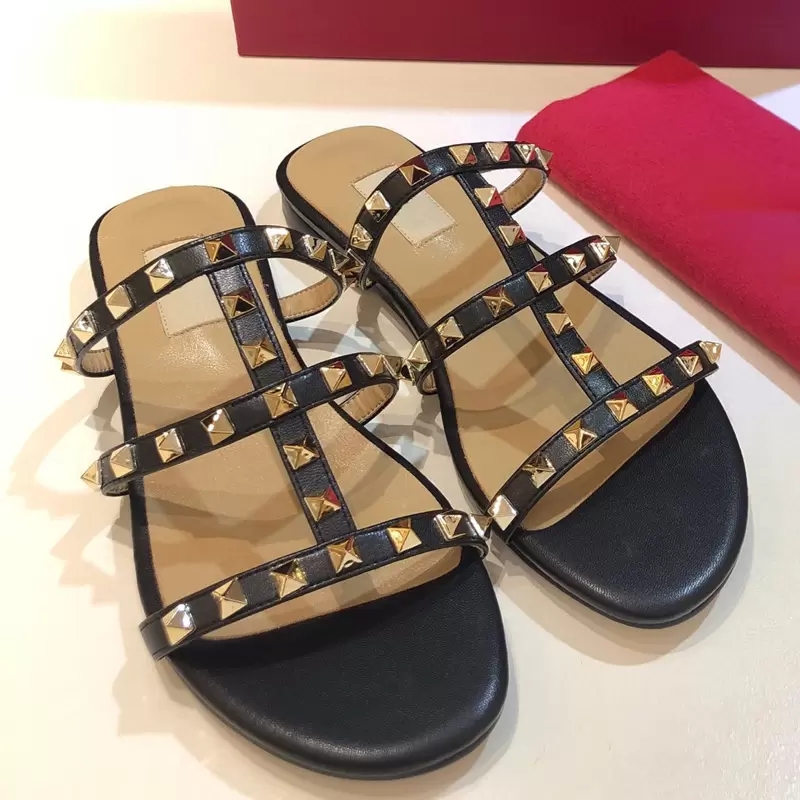 Luxury summer sandals women's slippers designer slide flat shoes summer beach rock stud brand non slip round toe rivet top quality 34-41, White
Luxury summer sandals women's slippers designer slide flat shoes summer beach rock stud brand non slip round toe rivet top quality 34-41, White