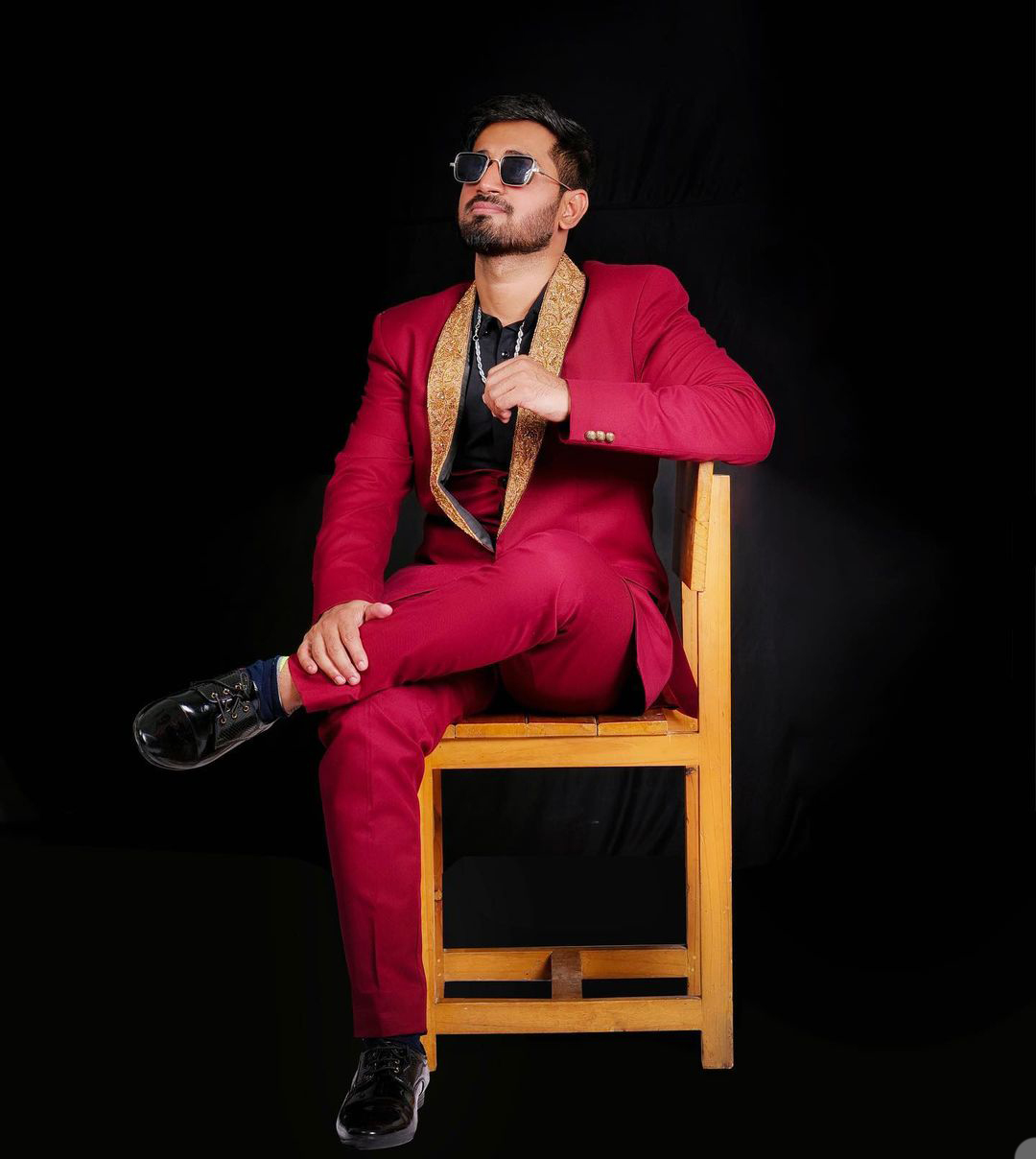 Red Groom Men Wedding Tuxedos Gold Appliques Outfits Costume Homme Mariage Party Prom Blazer Wear 3 Pieces