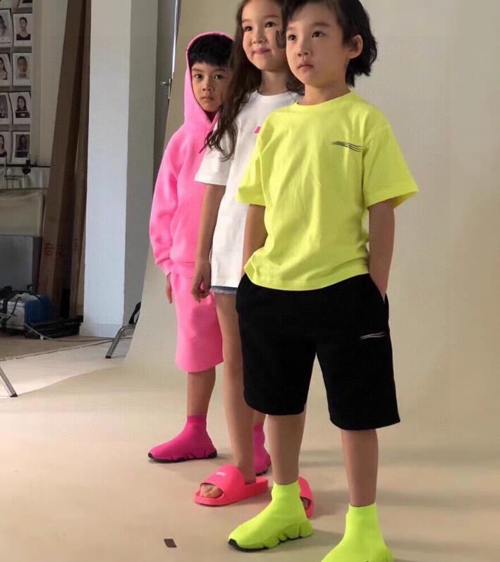 Kids Summer T-shirts Boy Girl Designer Tees Top Fashion Letters Wave Print Tshirts High Quality Baby Clothing Multi Colors, Bag
Kids Summer T-shirts Boy Girl Designer Tees Top Fashion Letters Wave Print Tshirts High Quality Baby Clothing Multi Colors, Bag