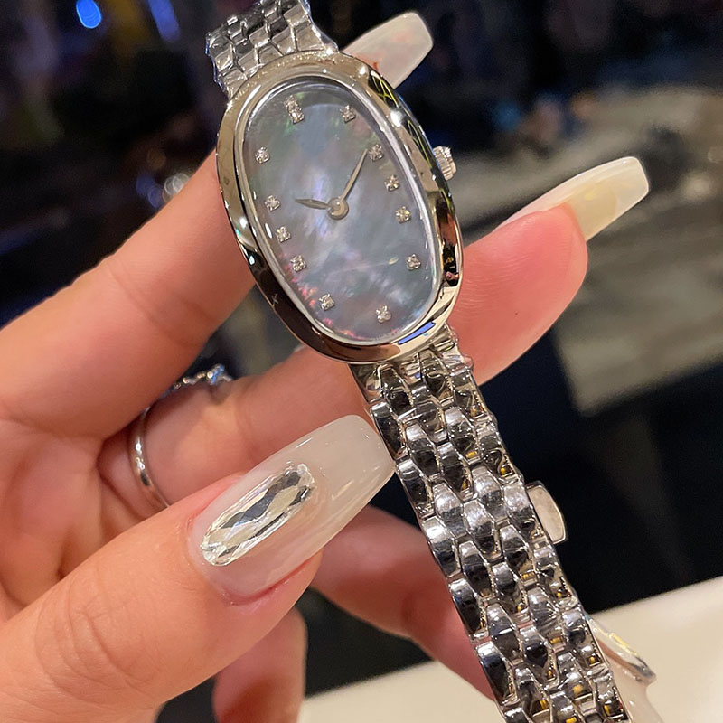Women Watch Quartz Movement 23mmX32mm Watches Fashion Wristwatches Designer Wristwatch Montre de luxe Life Waterproof Wristwatch