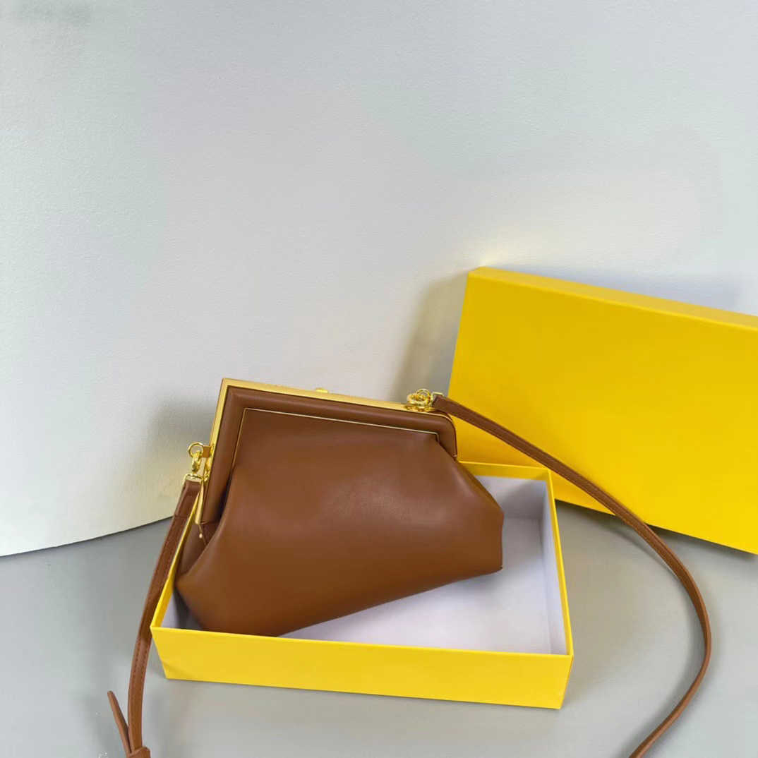 Luxury designer bags purse Fashion Kim Jones totes shoulder bag women handbags crossbodys purses handbag free ship
Luxury designer bags purse Fashion Kim Jones totes shoulder bag women handbags crossbodys purses handbag free ship