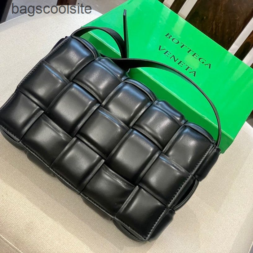 2022 Designer Bags Fire Bottegas Bag Winter Venetas Pillow Splicing Flip Fashionable Versatile Sweet, Blue
2022 Designer Bags Fire Bottegas Bag Winter Venetas Pillow Splicing Flip Fashionable Versatile Sweet, Blue