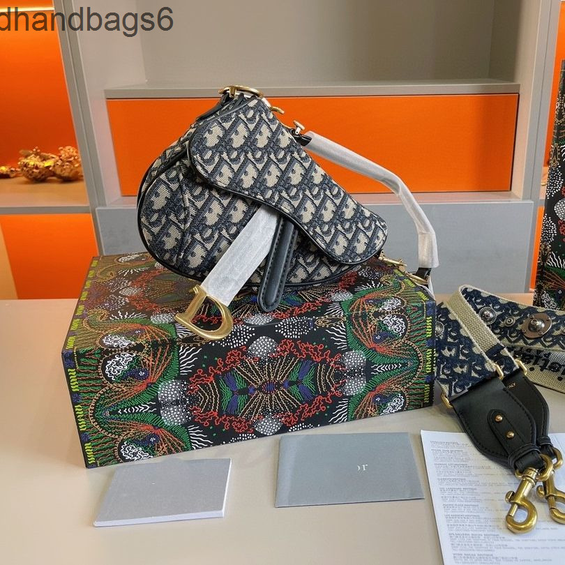 Handbag Chri//stains Bags Star Shoulder Woman Crossbody Bag Fashion Same Saddle Hand-held Armpit Female Vvkn
Handbag Chri//stains Bags Star Shoulder Woman Crossbody Bag Fashion Same Saddle Hand-held Armpit Female Vvkn