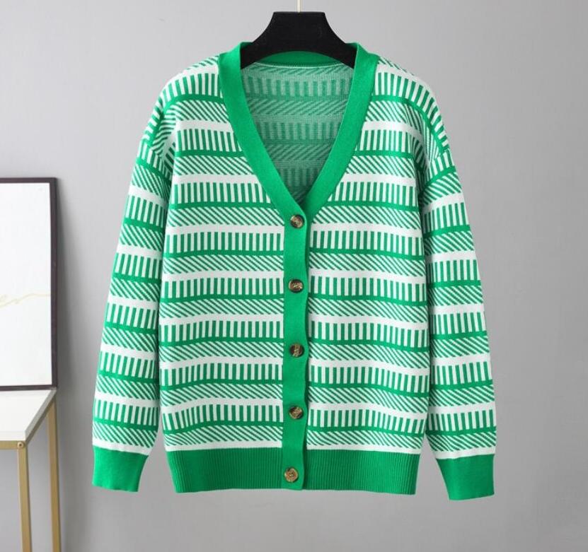 Women's Sweaters New Oversized Cardigan V Neck Warm Harajuku Sweater Vintage Streetwear, White
Women's Sweaters New Oversized Cardigan V Neck Warm Harajuku Sweater Vintage Streetwear, White