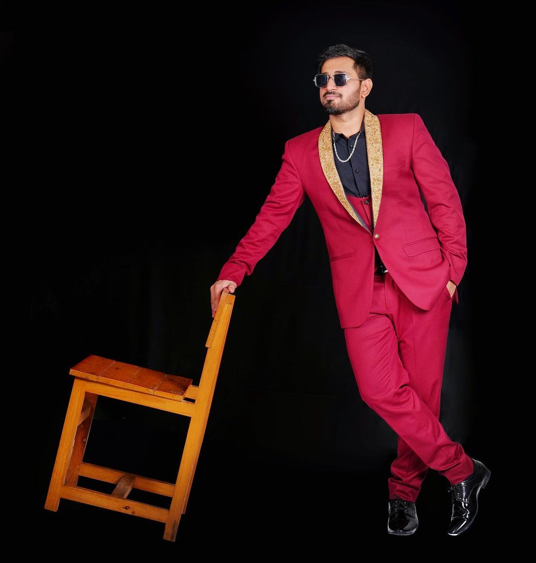 Red Groom Men Wedding Tuxedos Gold Appliques Outfits Costume Homme Mariage Party Prom Blazer Wear 3 Pieces