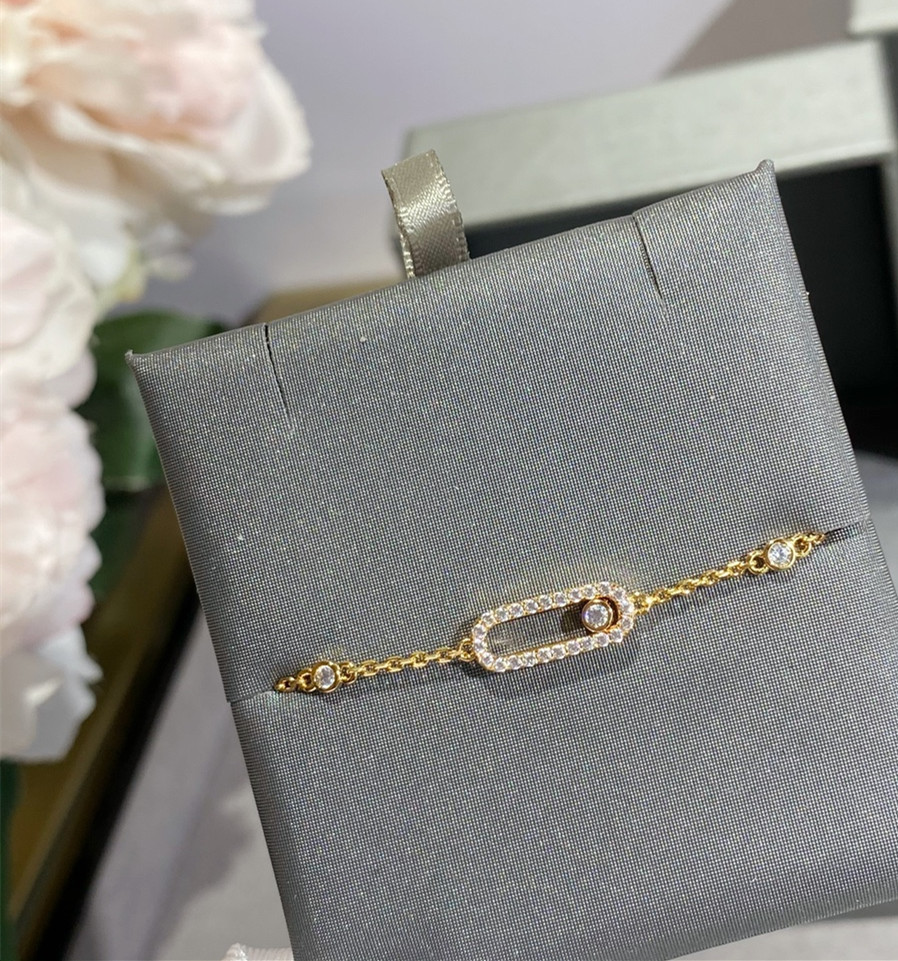 Brand V Gold Party Jewelry Move Chain link Bracelet One Slide Stone Moving Full Diamond Moving Bracelets Signaure Name Jewelry
Brand V Gold Party Jewelry Move Chain link Bracelet One Slide Stone Moving Full Diamond Moving Bracelets Signaure Name Jewelry