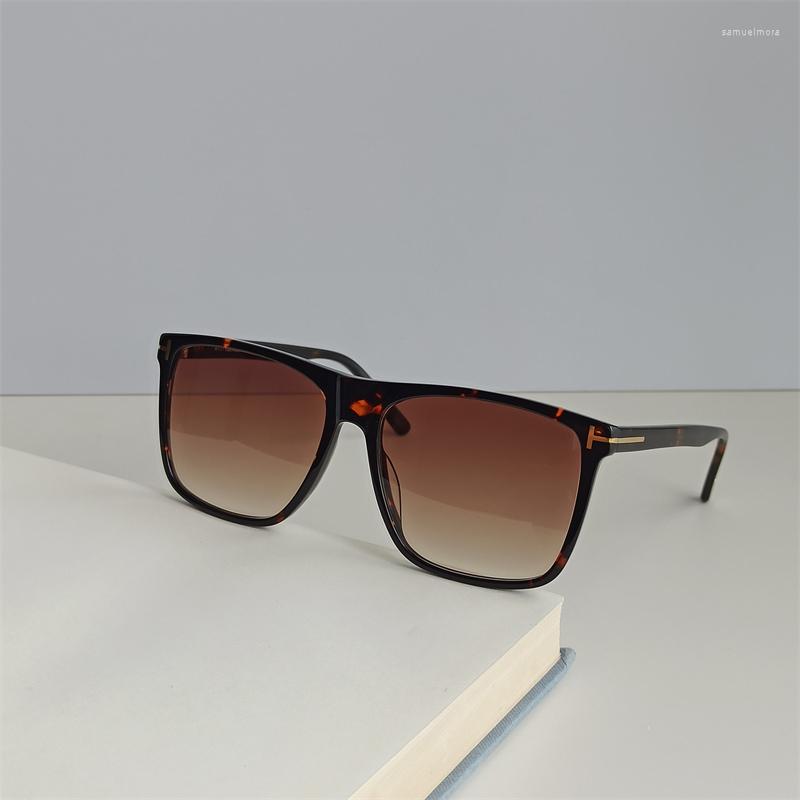 Sunglasses Retro Square Gradient Women Fashion Luxury Designer Men Acetate Car Driving Sun Glasses UV400 TF0832
Sunglasses Retro Square Gradient Women Fashion Luxury Designer Men Acetate Car Driving Sun Glasses UV400 TF0832