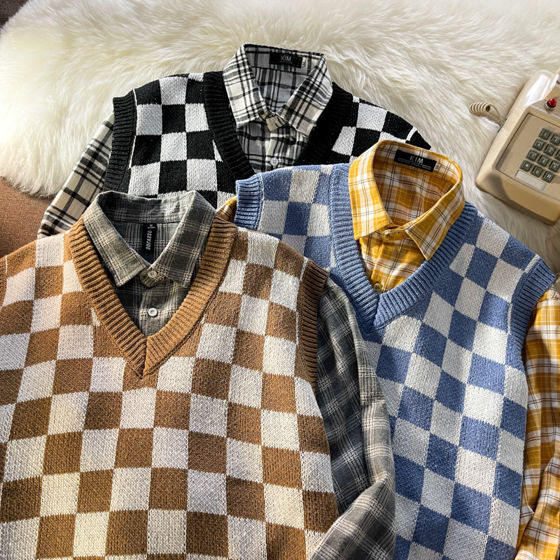 Men's Vests Checkerboard Sweater Vest Men V neck Loose Plaid Fashion Vintage All match Knitting Jumpers Students Harajuku Korean Preppy Chic 2208