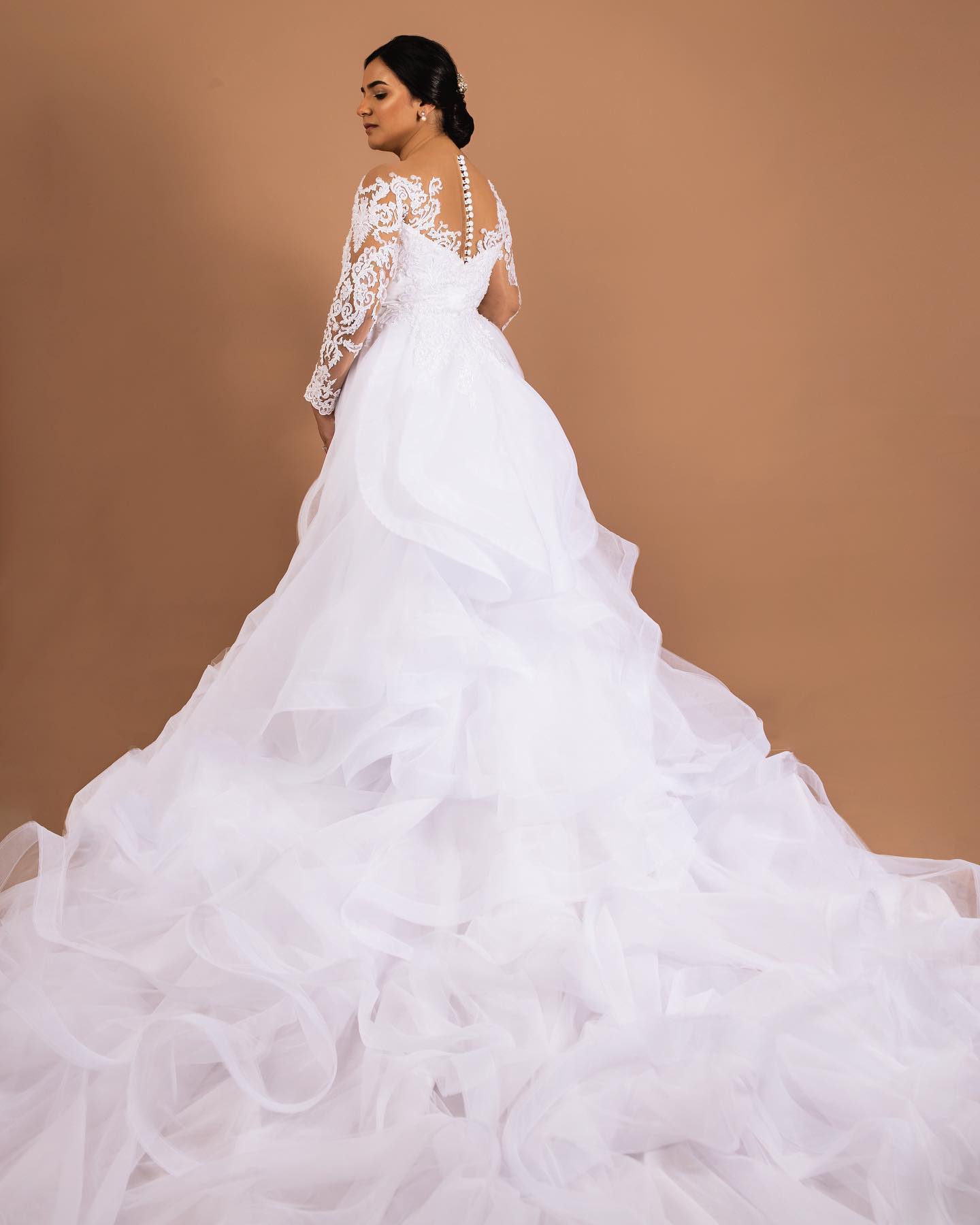 Long Train White Country Wedding Dress With Sleeve Vintage Lace Mermaid Wedding Gowns Ruffles Dubai Bridal Robe De Mariee Elegant Women Vestido Novia