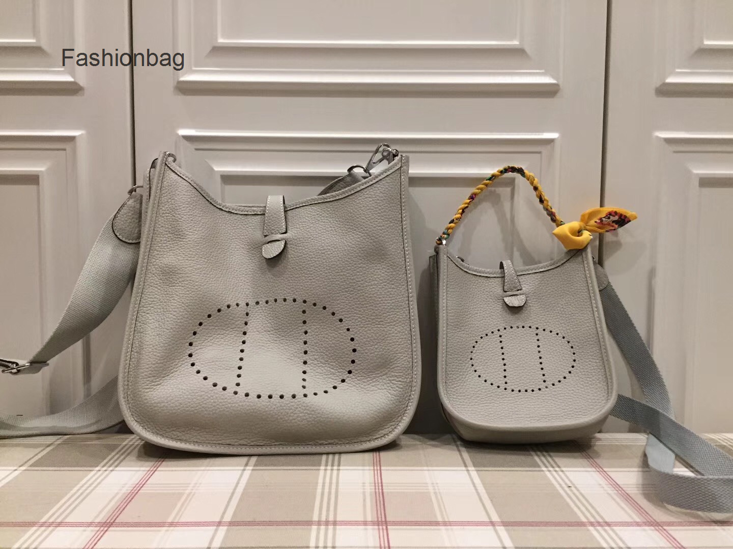 Bags Messenger Large Fashion Evelynes Women Herme Capacity Shoulder Evelyn Bag Handbags Crossbody Single Designer GNDM, Pearl grey 28cm
Bags Messenger Large Fashion Evelynes Women Herme Capacity Shoulder Evelyn Bag Handbags Crossbody Single Designer GNDM, Pearl grey 28cm