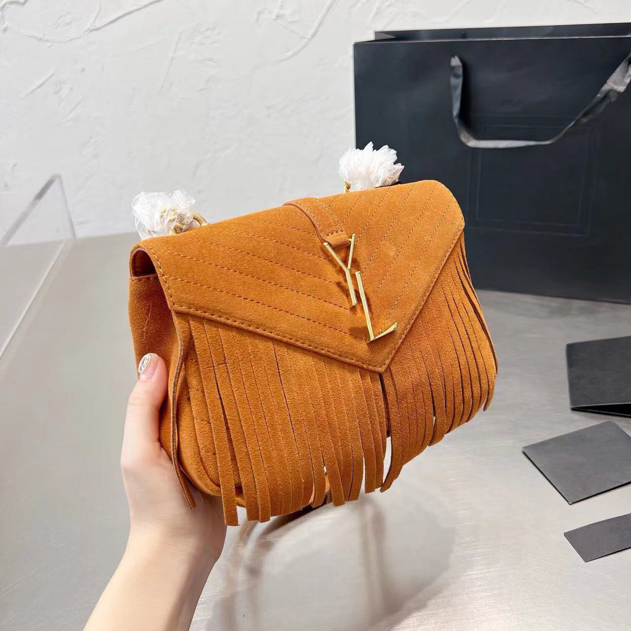 top quality chain frosted sude envelope bags tassel postman shoulder college cwohide messenger flap satchel axillary bag, Customize
top quality chain frosted sude envelope bags tassel postman shoulder college cwohide messenger flap satchel axillary bag, Customize
