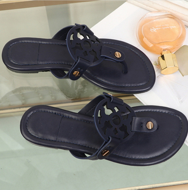 New Sandals Summer Hot Selling luxury faux fur fashion Leather Flip pu Flops Designer Women Sandals slippers
New Sandals Summer Hot Selling luxury faux fur fashion Leather Flip pu Flops Designer Women Sandals slippers