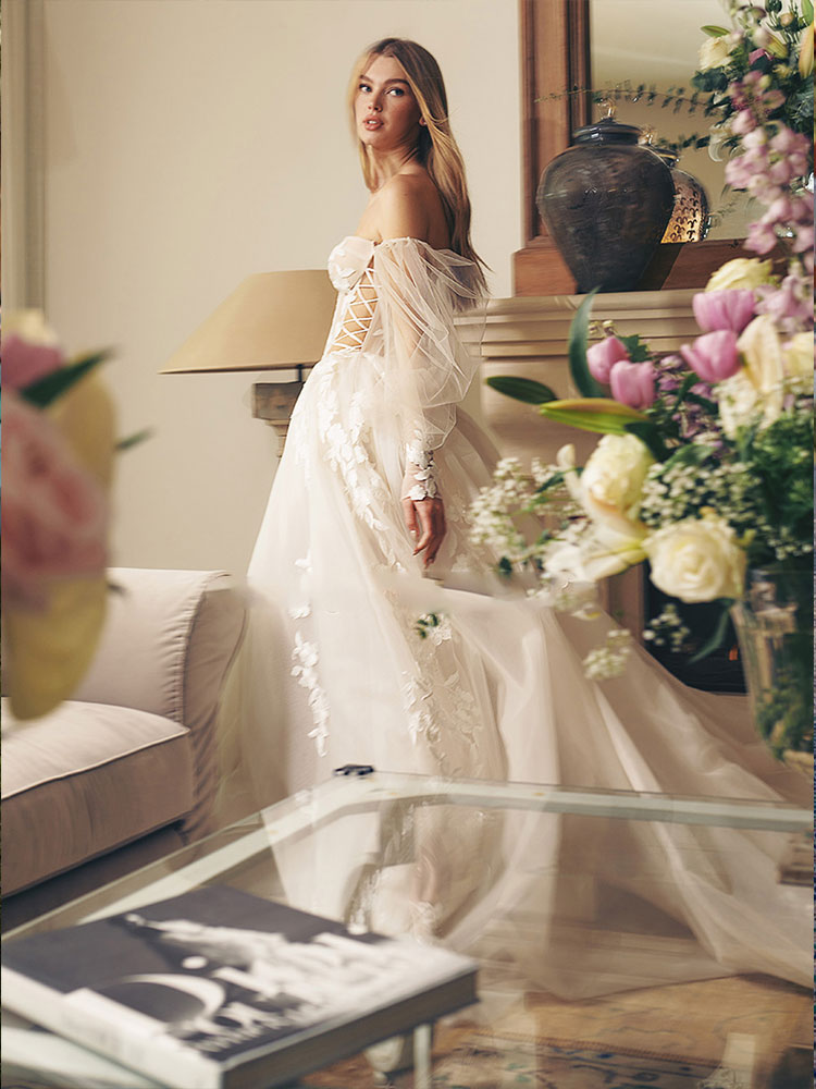 Boho Ball Gown Wedding Dresses Deep V Neck Long Sleeves Beads Sequins Appliques Lace 3D Flowers Hollow Floor Length Off Shoulder Bridal Gowns Plus Siz