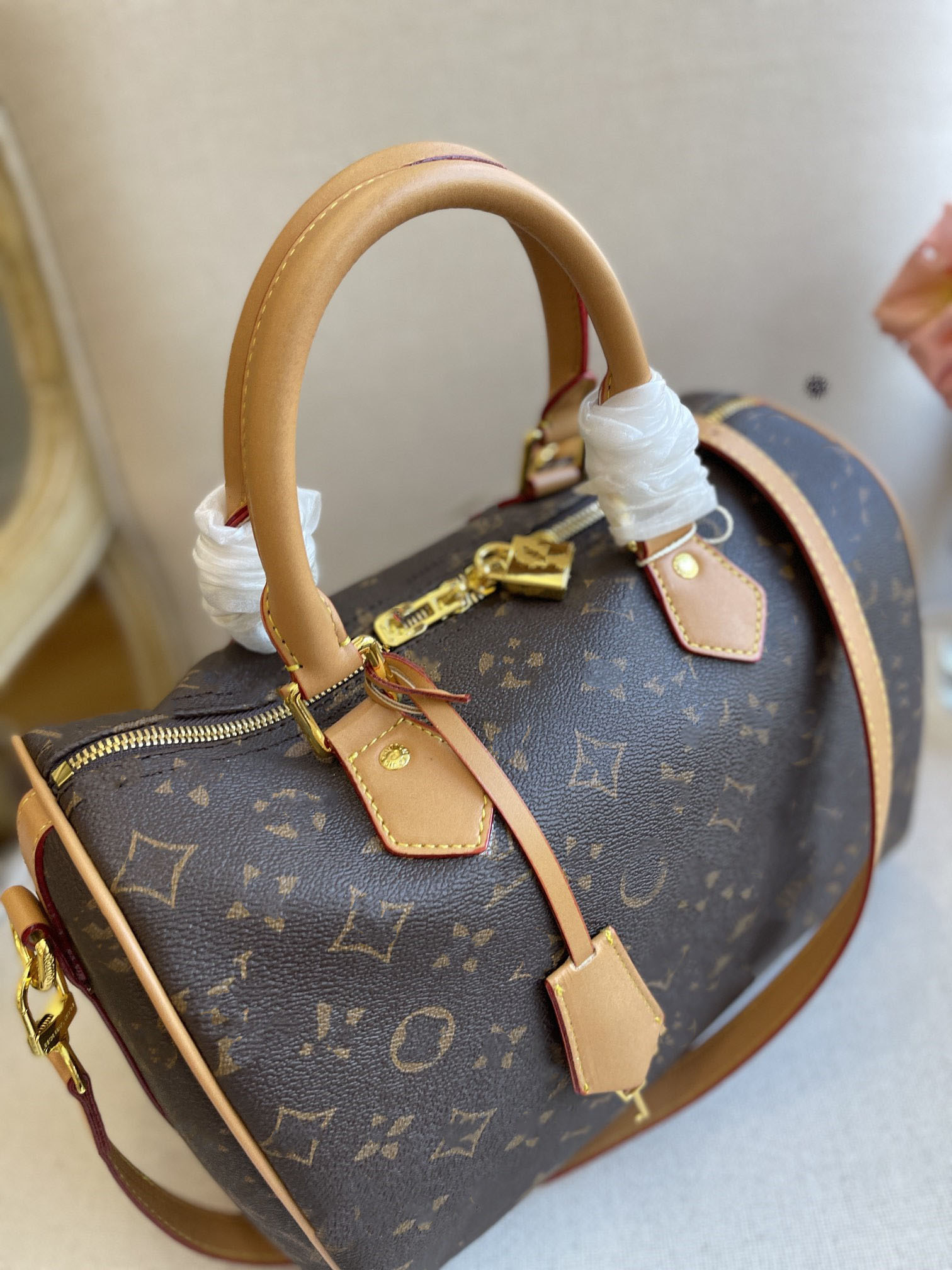 Designers Luxury Bags For Womens Louiseity 1 Viutonity Handbags LVS Crossbody Shoulder The Tote Bag multicolour Capacity Versatile 7A High Quality wallet S1T8, No bag
Designers Luxury Bags For Womens Louiseity 1 Viutonity Handbags LVS Crossbody Shoulder The Tote Bag multicolour Capacity Versatile 7A High Quality wallet S1T8, No bag