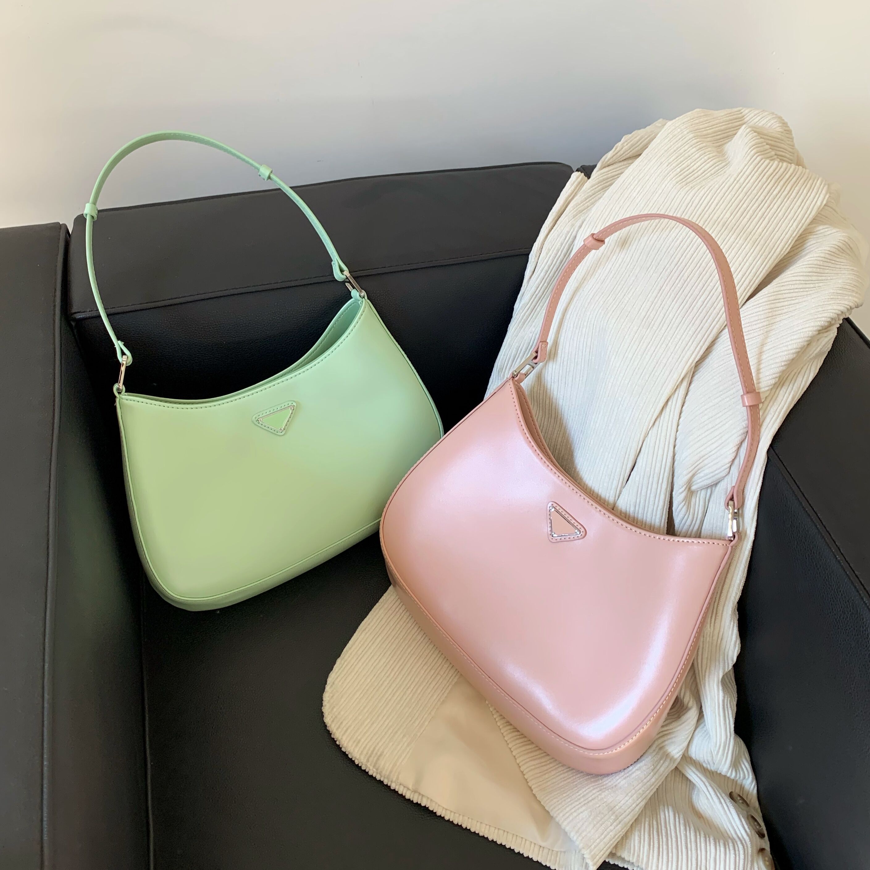 Designer Bags Womens Luxury P Cleo Middle Ages Underarm Bag Women Baguette Hobo Bags Retro Shoulder Handbags, As pics
Designer Bags Womens Luxury P Cleo Middle Ages Underarm Bag Women Baguette Hobo Bags Retro Shoulder Handbags, As pics