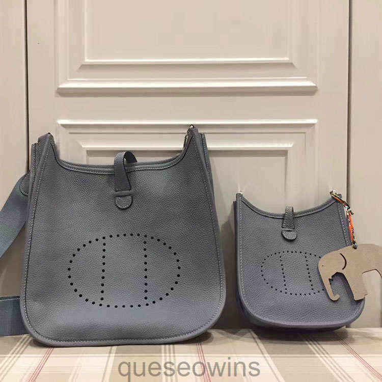 Wholesale Designer Herme 2022 New Togo Evelyn Bag Single Shoulder Messenger Womens Vertical Hollow Bucket, Small camel
Wholesale Designer Herme 2022 New Togo Evelyn Bag Single Shoulder Messenger Womens Vertical Hollow Bucket, Small camel