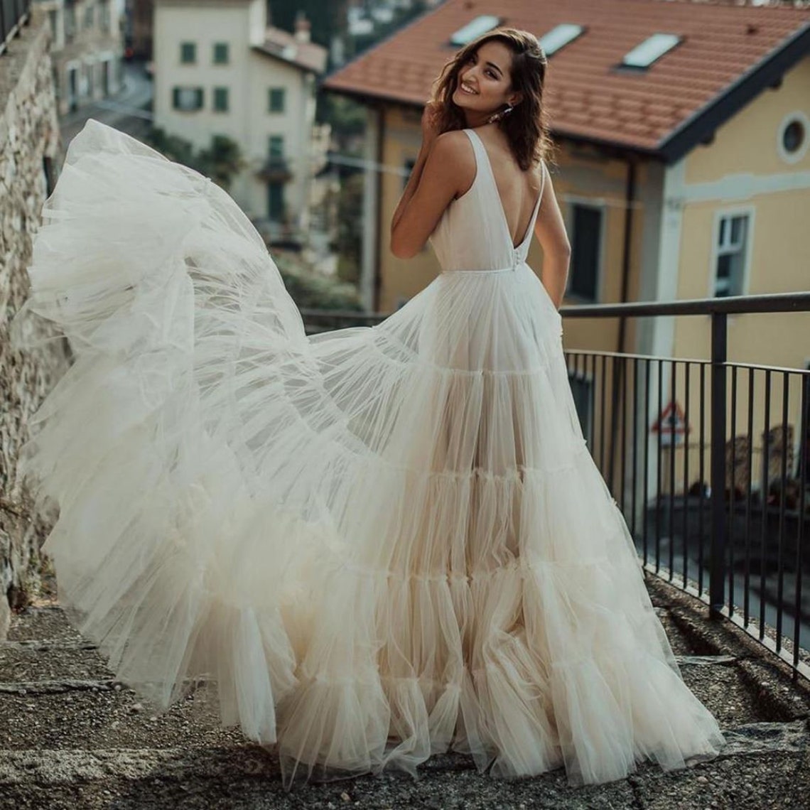 Wedding Graceful Backless Dresses Ruffled Bohemian Bridal Gowns V Neck A Line Sweep Train Tulle Vestidos De Novia estidos