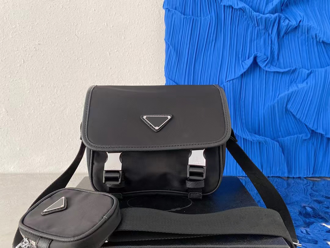 Designer bag Fashion renyion crossbody bags Mens women shoulder bags y2k Flap Canvas Handbag with small Purses Dust-proof packaging, Black
Designer bag Fashion renyion crossbody bags Mens women shoulder bags y2k Flap Canvas Handbag with small Purses Dust-proof packaging, Black