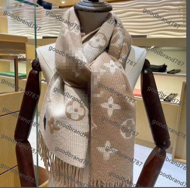 Scarf Silks Cotton Blend Fashion Silken Scarf Designers Scarves louiseity LVs Viutonity B02
Scarf Silks Cotton Blend Fashion Silken Scarf Designers Scarves louiseity LVs Viutonity B02