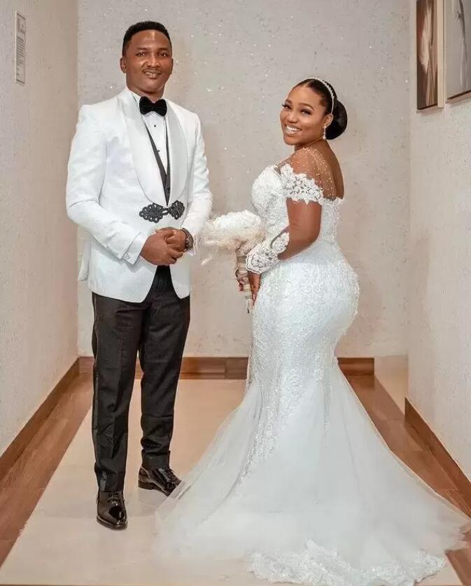 Plus Size Mermaid Wedding Dresses Long Sleeves aso ebi Bridal Gown Jewel Neck Beaded Lace Applique Sweep Train vestido de novia