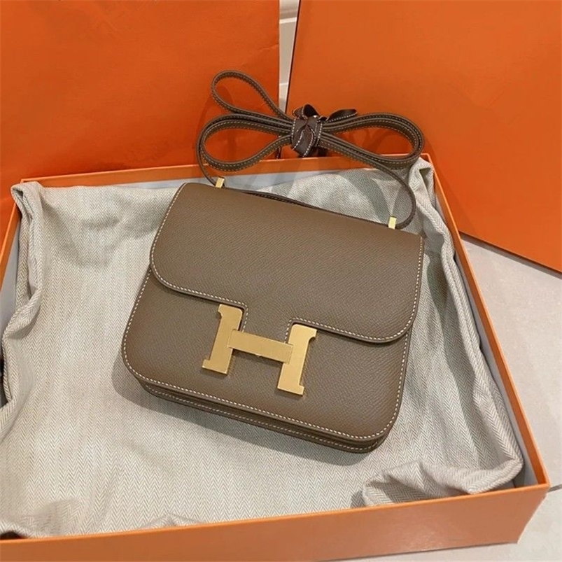 Designer Constanc Herme Bags Bag female 2022 new Kangkang bag genuine leather stewardess small square One Shoulder Messenger tofu Have Logo 9TV7, Sky blue
Designer Constanc Herme Bags Bag female 2022 new Kangkang bag genuine leather stewardess small square One Shoulder Messenger tofu Have Logo 9TV7, Sky blue