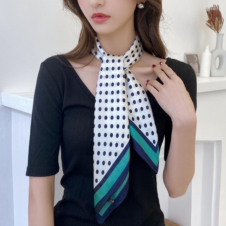 Scarves 70X70CM Kerchief Print Silk 2022 Four Seasons Headcloth Carriage Square Shawls Fashion Sunscreen Small Scarf
Scarves 70X70CM Kerchief Print Silk 2022 Four Seasons Headcloth Carriage Square Shawls Fashion Sunscreen Small Scarf