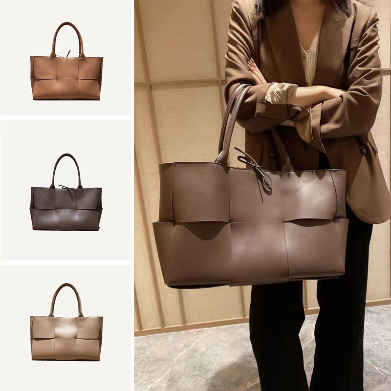 bags bottegas arco Song the same leather woven tote bag handbag shopping bag Single Shoulder Tote bag, Milkshake white 22cm
bags bottegas arco Song the same leather woven tote bag handbag shopping bag Single Shoulder Tote bag, Milkshake white 22cm