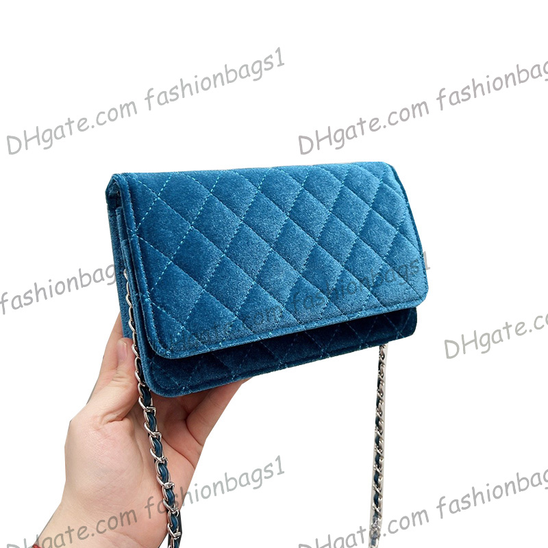 Womens Velour Classic Quilted Flap Wallet Bags Mini Silver Hardware Matelase Chain Crossbody Shoulder Card Holder Pouch Luxury Designer Purse Handbags 19x12CM, Box
Womens Velour Classic Quilted Flap Wallet Bags Mini Silver Hardware Matelase Chain Crossbody Shoulder Card Holder Pouch Luxury Designer Purse Handbags 19x12CM, Box