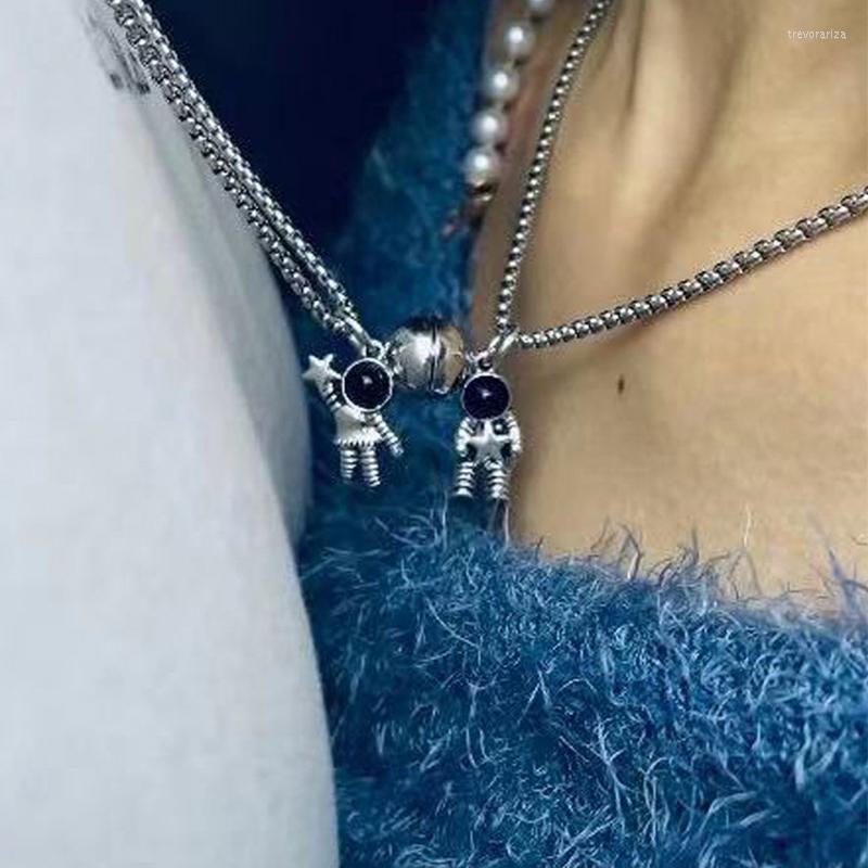 Pendant Necklaces 2Pcs Magnetic Couple Lovers Necklace Spaceman Astronaut Heart Distance Anniversary Jewelry Gift
Pendant Necklaces 2Pcs Magnetic Couple Lovers Necklace Spaceman Astronaut Heart Distance Anniversary Jewelry Gift