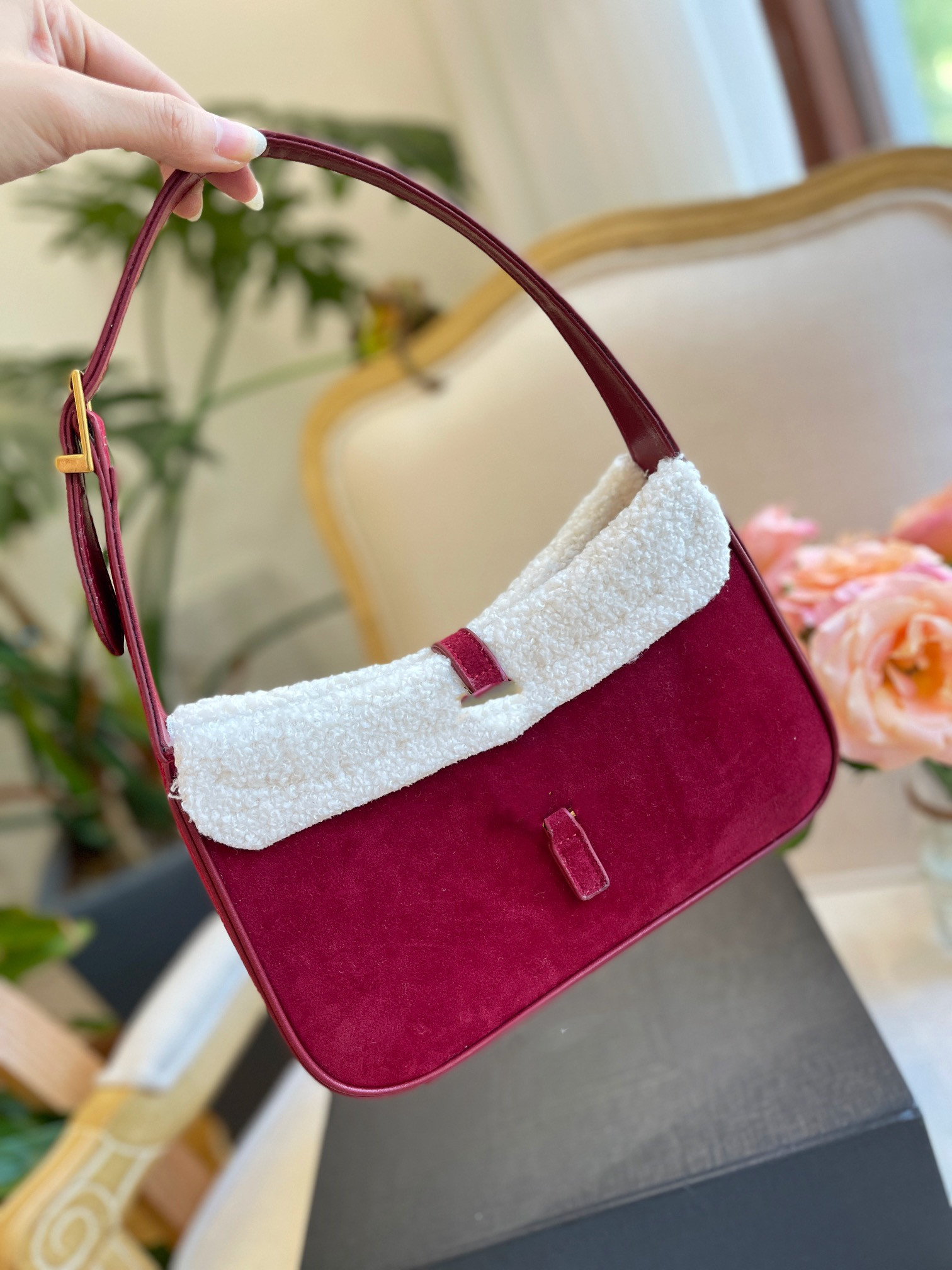 22ss Womens Lamb Wool Bag Fashion Stitched Underarm Shoulder Bags Luxury Shopping Satchels Pu Lambskin Crossbody Satchel Hobo Handbag purse, Black size 24 x15cm
22ss Womens Lamb Wool Bag Fashion Stitched Underarm Shoulder Bags Luxury Shopping Satchels Pu Lambskin Crossbody Satchel Hobo Handbag purse, Black size 24 x15cm