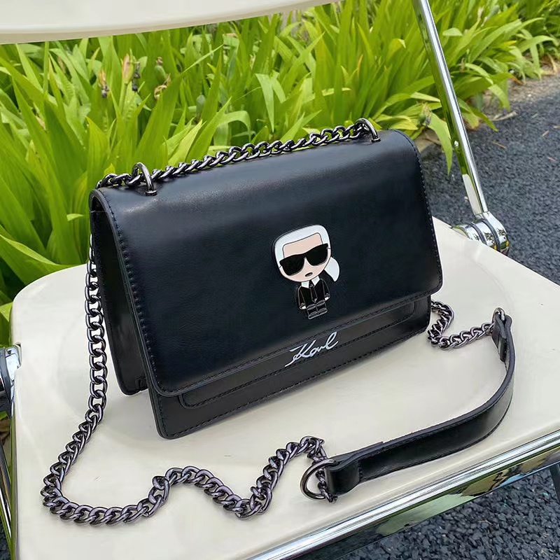 Beautiful and fashionable multi-color women's bag 2022 new chain Crossbody flip small square bag high quality and versatile bags, White
Beautiful and fashionable multi-color women's bag 2022 new chain Crossbody flip small square bag high quality and versatile bags, White