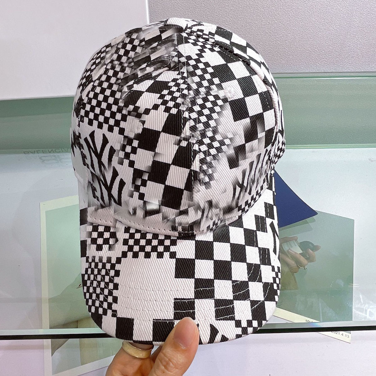 Designer Baseball Caps Fashion Brand Letter Hat Ladies Adjustable Base Ball Cap, Black
Designer Baseball Caps Fashion Brand Letter Hat Ladies Adjustable Base Ball Cap, Black
