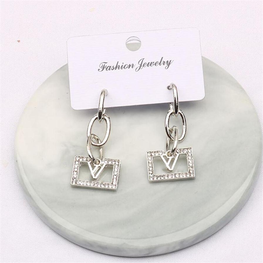 Stud Designer Earringss Stud 18K Gold Plated Designers Brand Letters Fashion Women Crystal Rhinestone Earring Wedding Party
Stud Designer Earringss Stud 18K Gold Plated Designers Brand Letters Fashion Women Crystal Rhinestone Earring Wedding Party